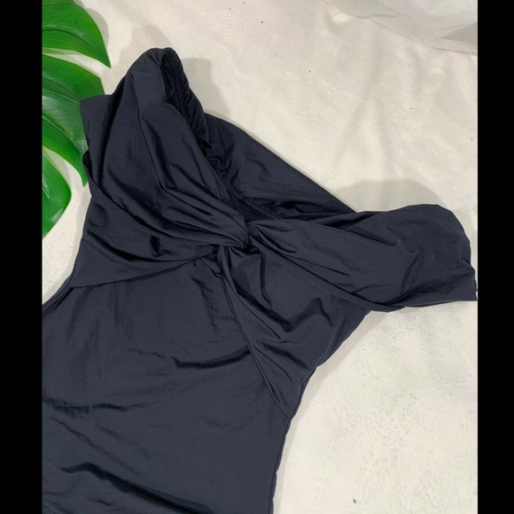 NEW $132 Trina Turk Off the Shoulder One-Piece Swimsuit‎ Black [SZ 2 ] - Picture 3 of 8